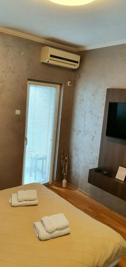 Apartman Studio Diamond Subotica Exterior foto