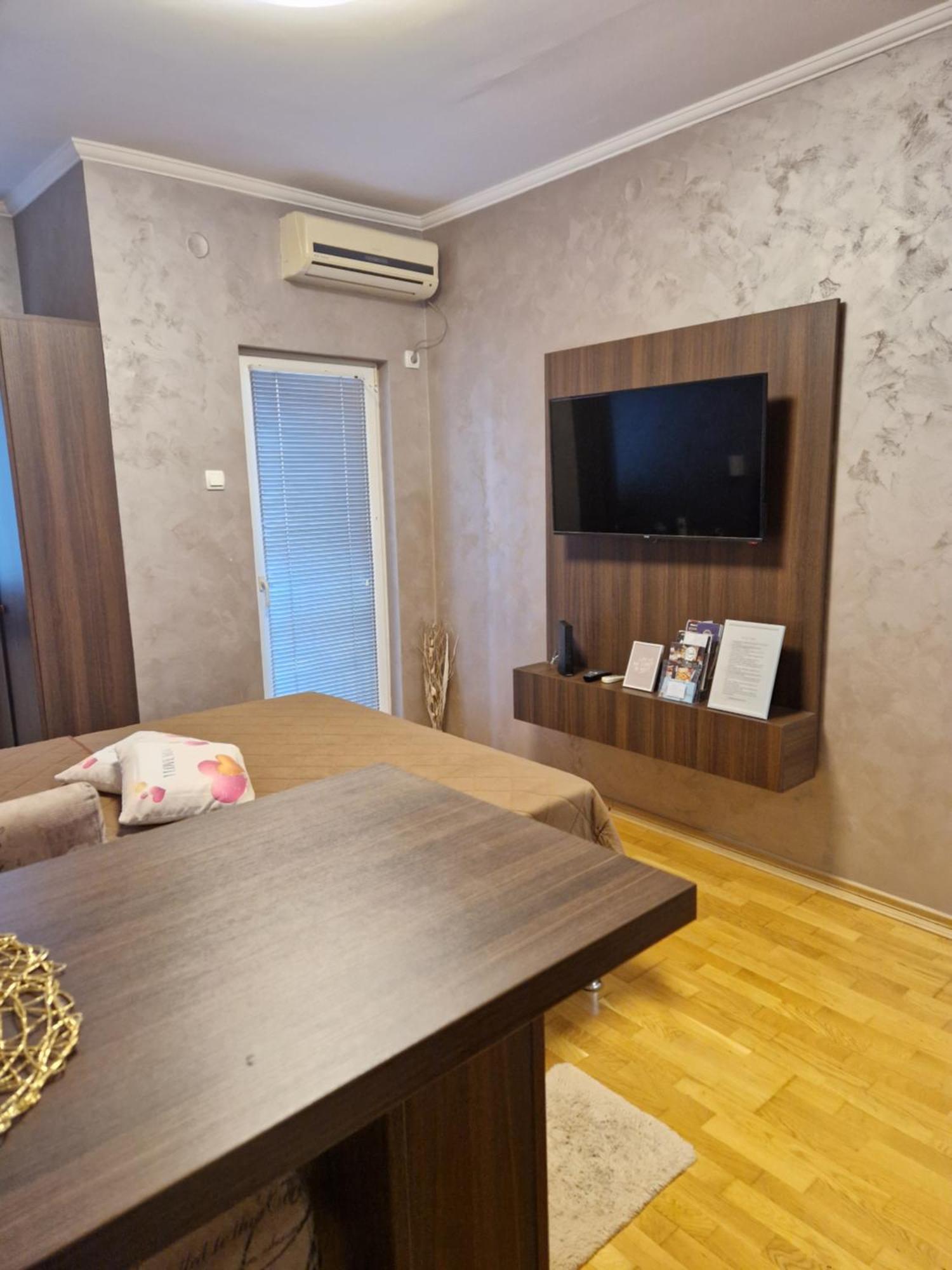 Apartman Studio Diamond Subotica Exterior foto