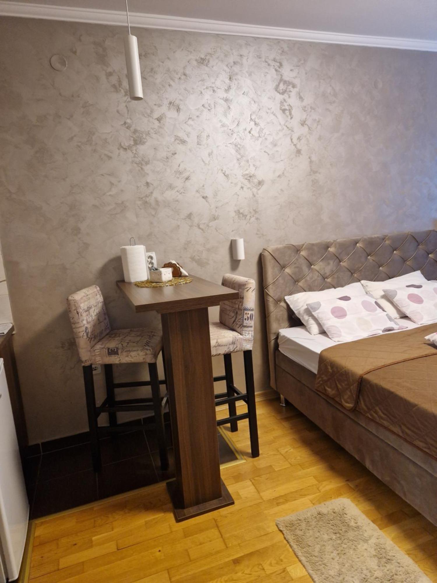 Apartman Studio Diamond Subotica Exterior foto