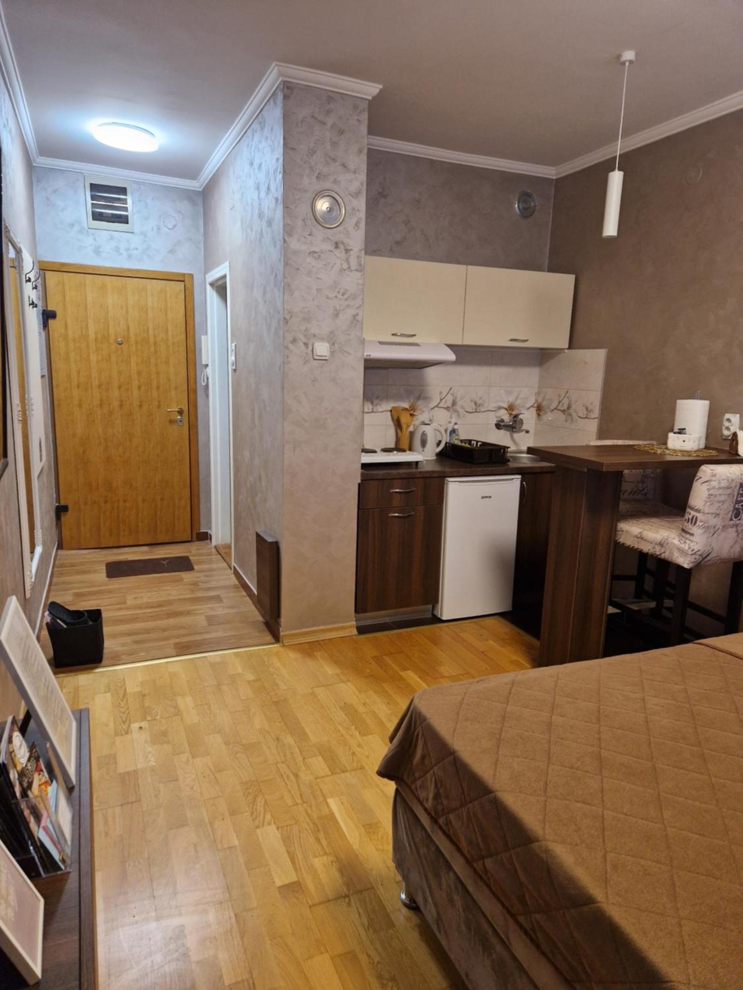 Apartman Studio Diamond Subotica Exterior foto